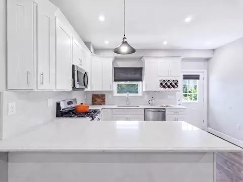 155 Laidlaw Ave #101, Jersey City, NJ 07306