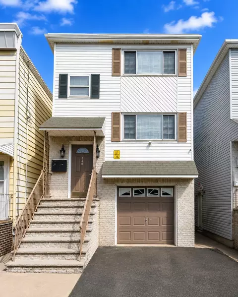 149 Hobart Ave, Bayonne, NJ 07002