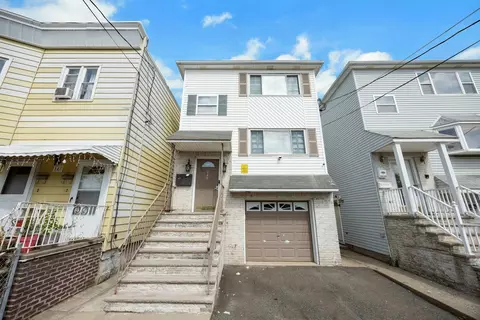 149 Hobart Ave, Bayonne, NJ 07002