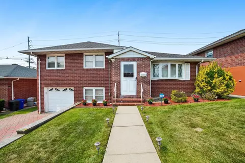 28 Pikeview Ter, Secaucus, NJ 07094