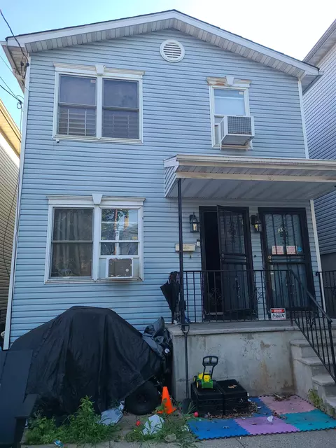 35 Jewett Ave, Jersey City, NJ 07304