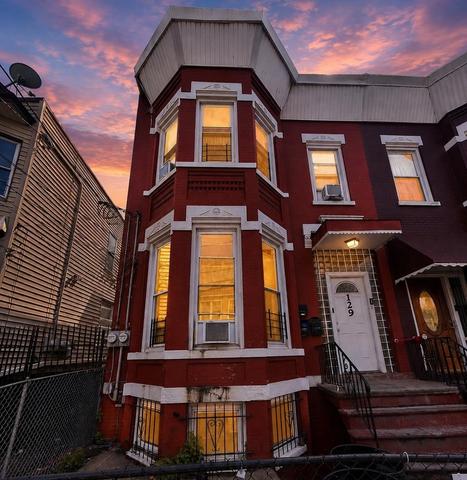129 Kearney Ave, Jersey City, NJ 07305