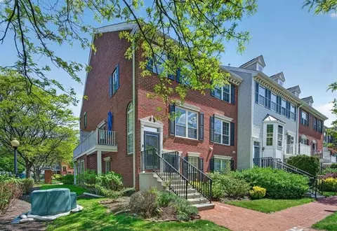 1 Cypress St, Jersey City, NJ 07305
