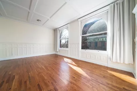 167 Wayne St #206, Jersey City, NJ 07302