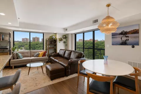 700 1st St #9W, Hoboken, NJ 07030