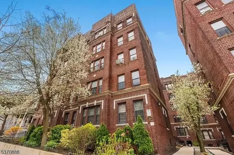 275 Harrison Ave #B1, Jersey City, NJ 07304