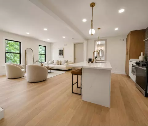 7 Pierce Ave, Jersey City, NJ 07307
