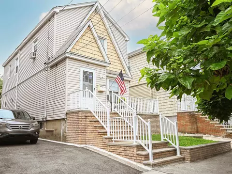 74 W 56th St, Bayonne, NJ 07002