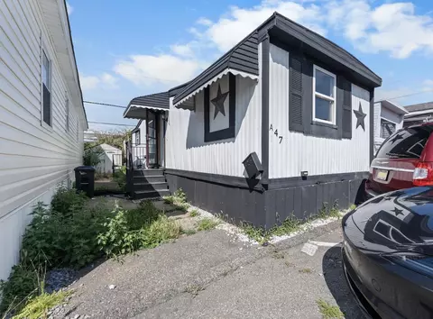 190 W 24th St, Bayonne, NJ 07002
