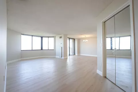 1021 Harmon Cove Tower #1021, Secaucus, NJ 07094