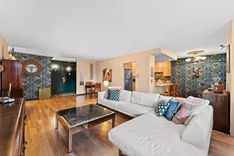 6040 Blvd E #M-A, West New York, NJ 07093
