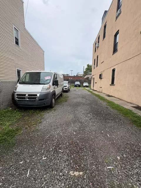 1181 Summit Ave, Jc Heights, NJ 07307