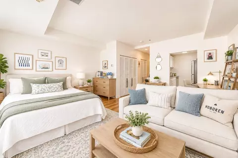 402 9th St #E4F, Hoboken, NJ 07030