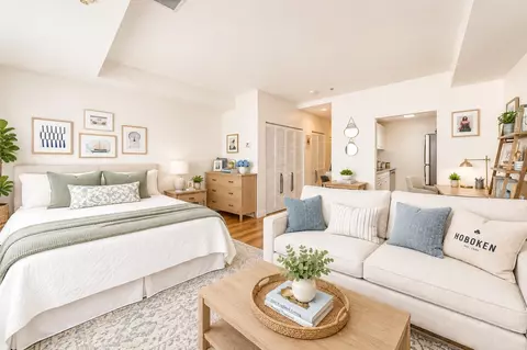 402 9th St #E4F, Hoboken, NJ 07030