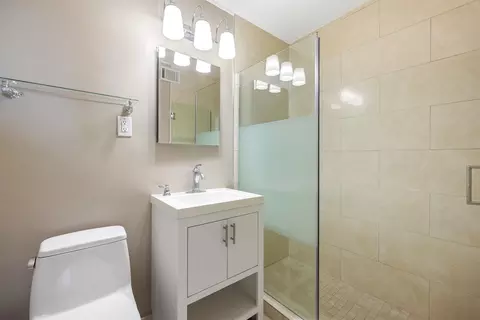 100 Manhattan Ave, Union City, NJ 07087