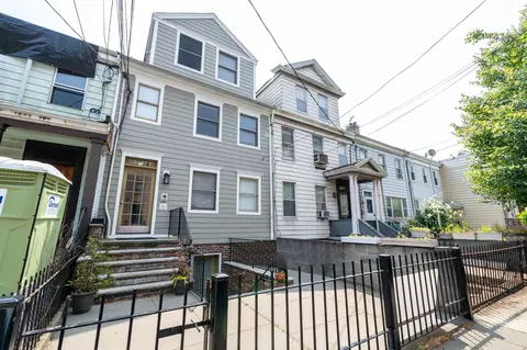 277 3rd St #1, Jersey City, NJ 07302