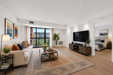 700 1st St #4K, Hoboken, NJ 07030