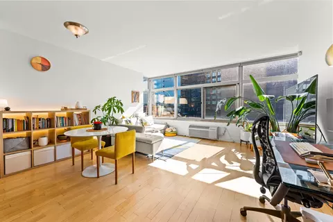 10 Regent St #614, Jersey City, NJ 07302