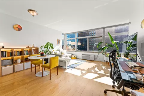 10 Regent St #614, Jersey City, NJ 07302