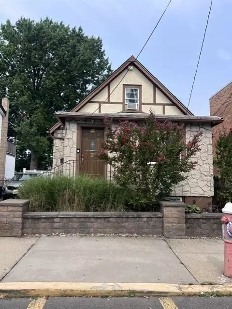 7107 Polk St, North Bergen, NJ 07047