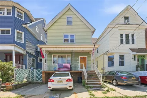 24 E 33rd St, Bayonne, NJ 07002