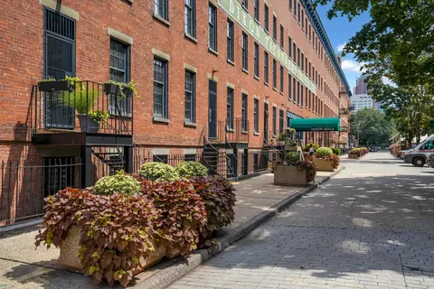 167 Wayne St #403T, Jersey City, NJ 07302