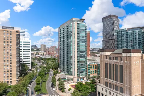 20 Newport Pkwy #2311, Jersey City, NJ 07310