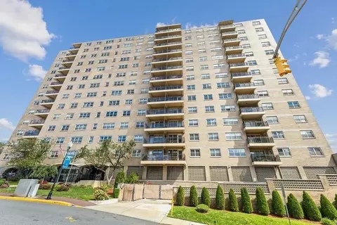 7100 Blvd E #14A, Guttenberg, NJ 07093