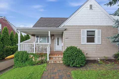 647-649 Devon St, Kearny, NJ 07032