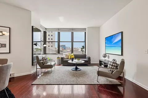 102 Christopher Columbus Dr #701, Jersey City, NJ 07302