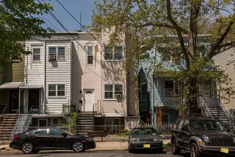 86 Waverly St, Jersey City, NJ 07306