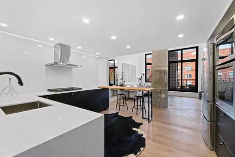 205 10th St #3N, Jersey City, NJ 07302