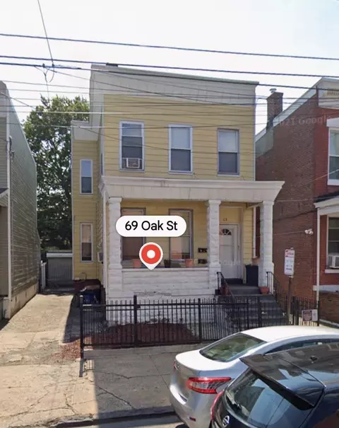 69 Oak St, Jc Greenville, NJ 07305