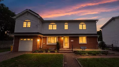 266 Hamilton Rd, Teaneck, NJ 07666