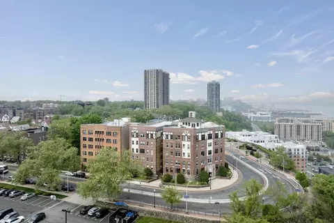 7435 Blvd E #39, North Bergen, NJ 07047