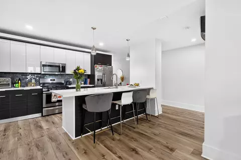 62-68 69th St #203, Guttenberg, NJ 07093