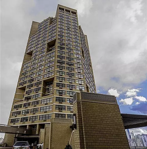 7000 Blvd E #23B, Guttenberg, NJ 07093