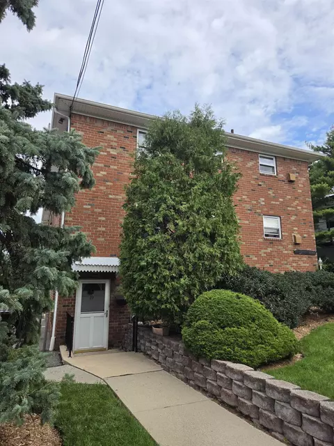 1307 Inwood Ter #19, Fort Lee, NJ 07024