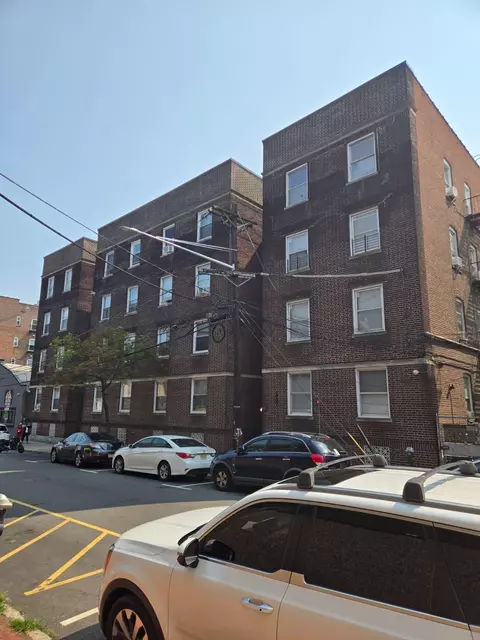 437 53rd St # 4D, West New York, NJ 07093
