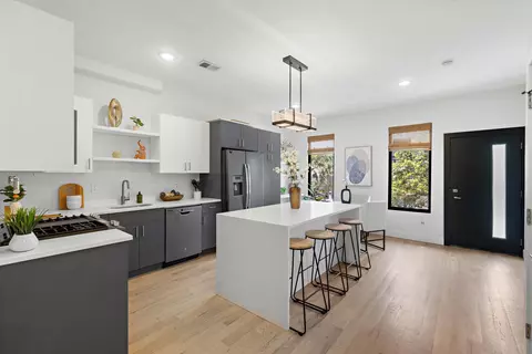 20 Jewett Ave #1, Jersey City, NJ 07304