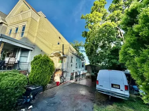 546 Garfield Ave, Jc Bergen-lafayett, NJ 07304