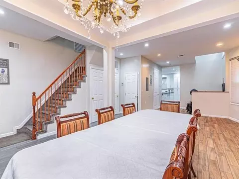 34 Wegman Pkwy, Jersey City, NJ 07305