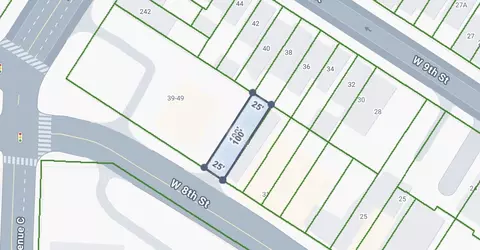 37 W 8th St, Bayonne, NJ 07002