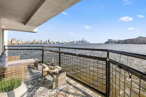 600 Harbor Blvd #771, Weehawken, NJ 07086