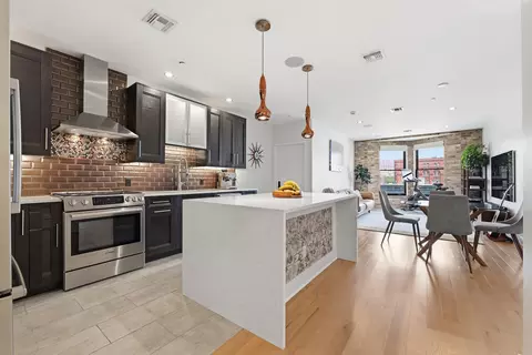 227 4th St #402, Jersey City, NJ 07302