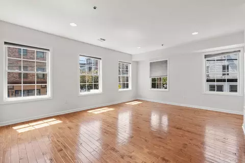 354 3rd St #2, Jersey City, NJ 07302