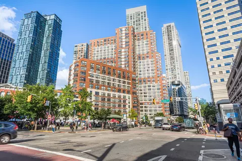 102 Christopher Columbus Dr #202, Jersey City, NJ 07302
