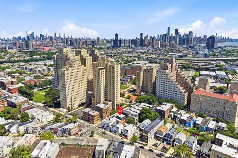 133 Clifton Pl #3, Jersey City, NJ 07304