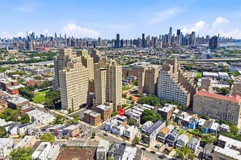 133 Clifton Pl #3, Jersey City, NJ 07304