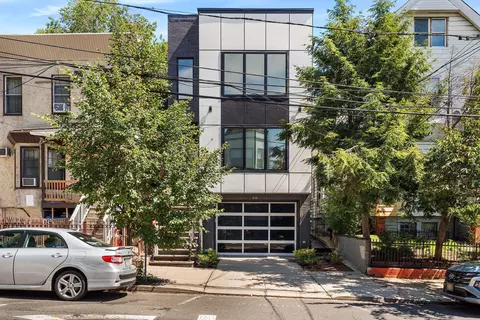 36 Lincoln St #2, Jersey City, NJ 07307